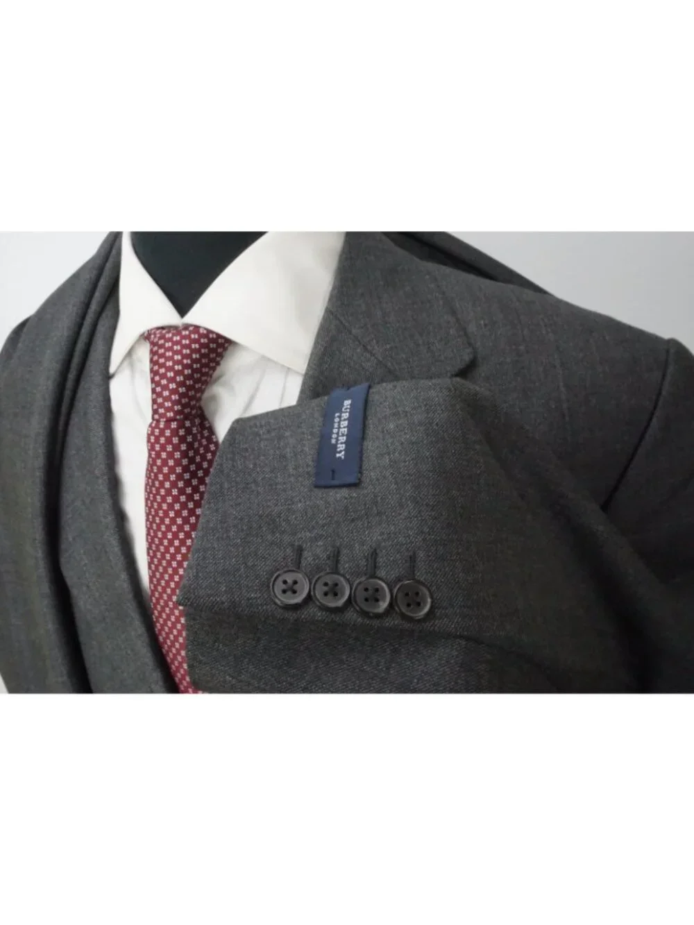 Burberry London Woven Solid Gray Wool 2 Pc Suit Jacket Pants Sz 44S BRAND NEW